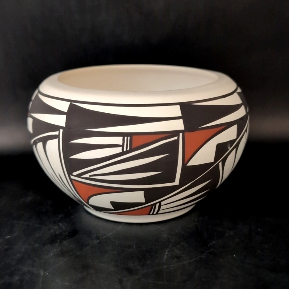Original Genuine Native American Acoma Pottery Vase Bowl Pot Signed F/M Antonio